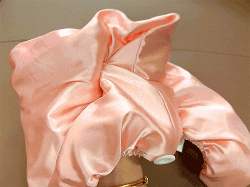 10分钟轻松养成女明星「绸缎发」新葡京洗完头自然风干还是吹干好？(图16)